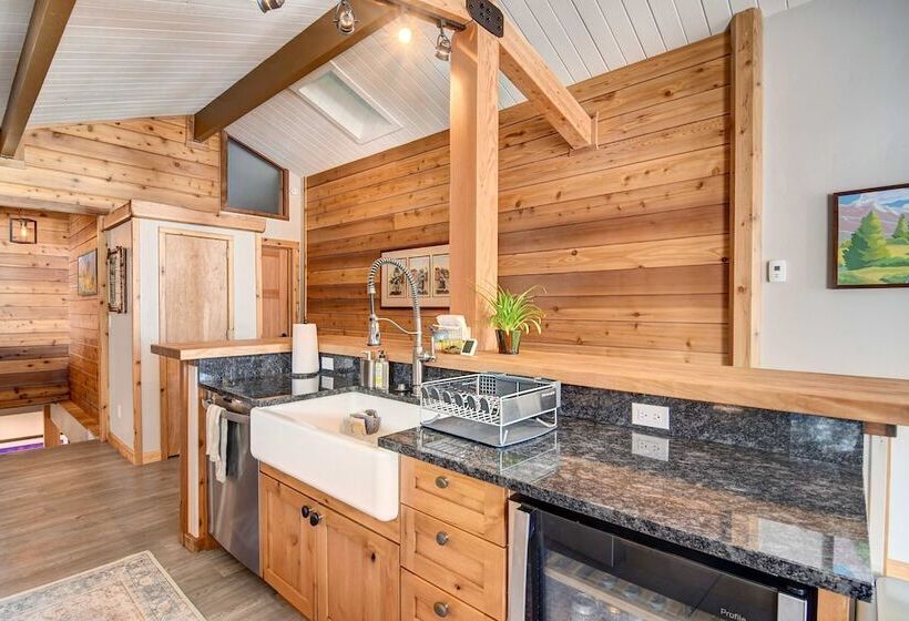 Hot Tub & Mtn Views: Waterfront Grand Lake Cabin!