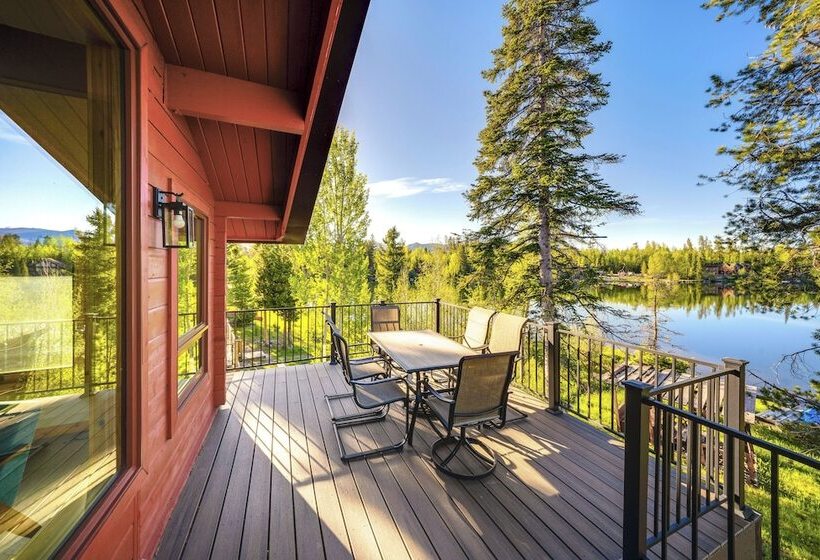 Hot Tub & Mtn Views: Waterfront Grand Lake Cabin!