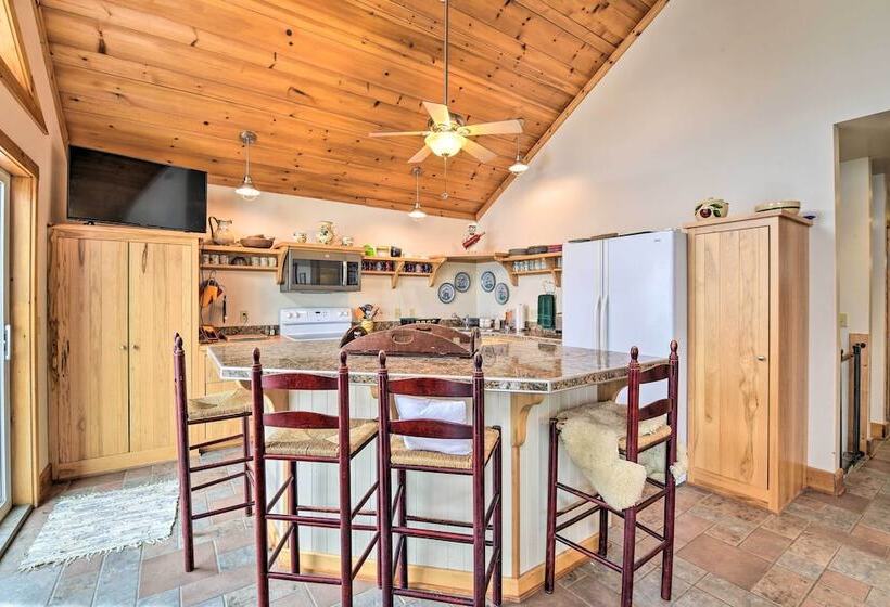 Lakeside Cottage Escape With Private Dock & Deck!