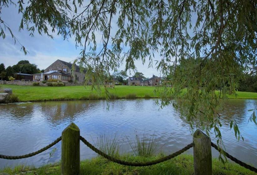 Lakeside Escape, Stone Countryside Cottage