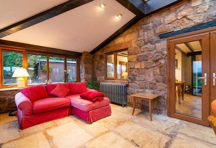 Lakeside Escape, Stone Countryside Cottage