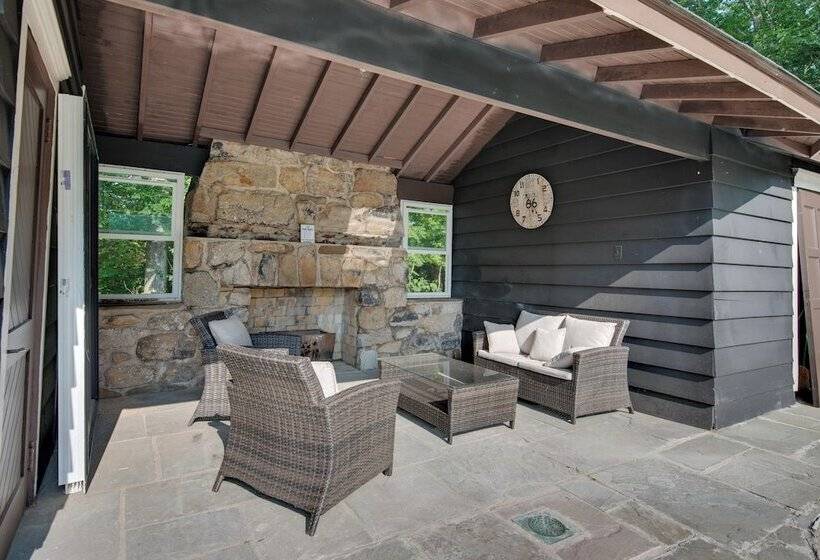 Large Hazleton Home W/ Hot Tub & Mountain Views!