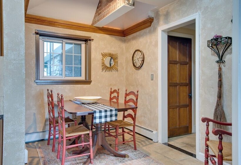 Large Hazleton Home W/ Hot Tub & Mountain Views!