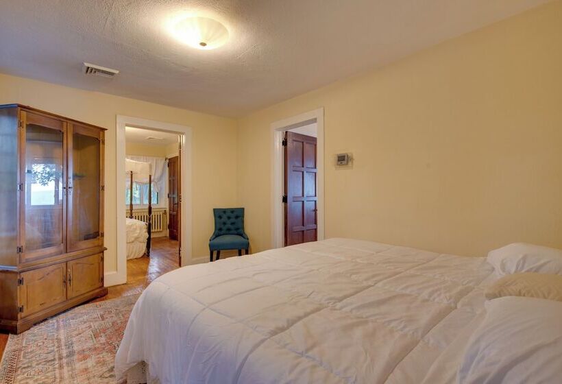 Large Hazleton Home W/ Hot Tub & Mountain Views!