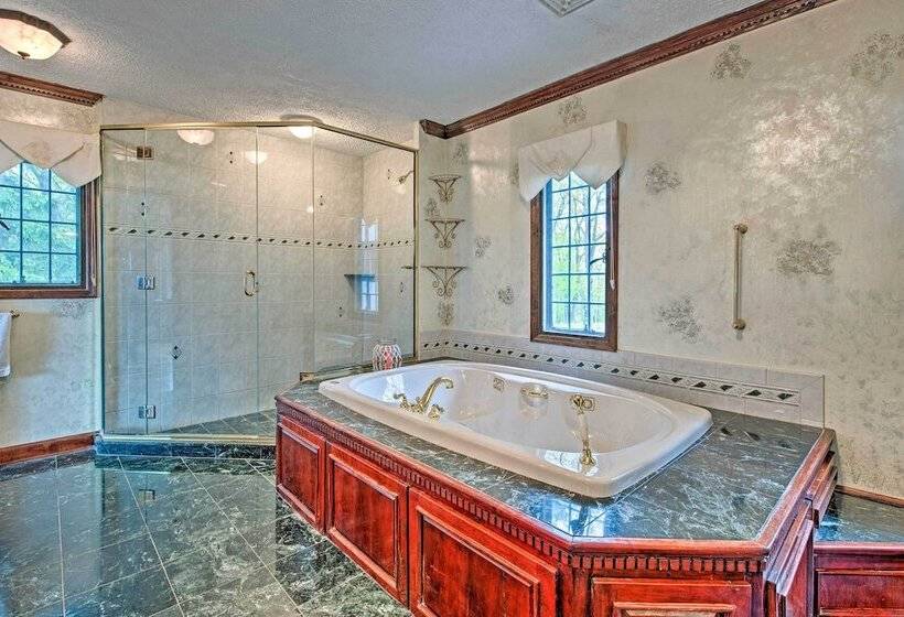 Large Hazleton Home W/ Hot Tub & Mountain Views!