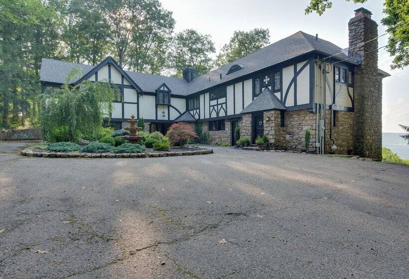 Large Hazleton Home W/ Hot Tub & Mountain Views!