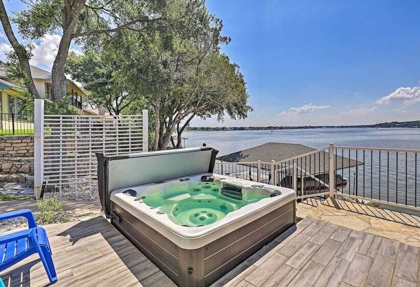 Lavish Lake House, Near Vineyards + Marinas!