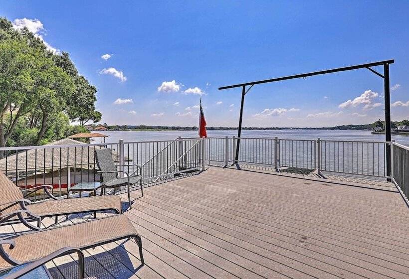 Lavish Lake House, Near Vineyards + Marinas!