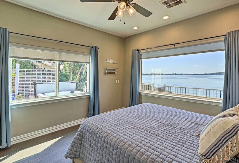 Lavish Lake House, Near Vineyards + Marinas!