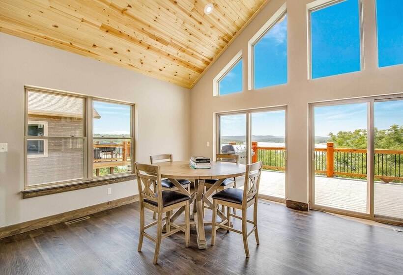 Lavish Retreat W/ Decks, Steps To Table Rock Lake!