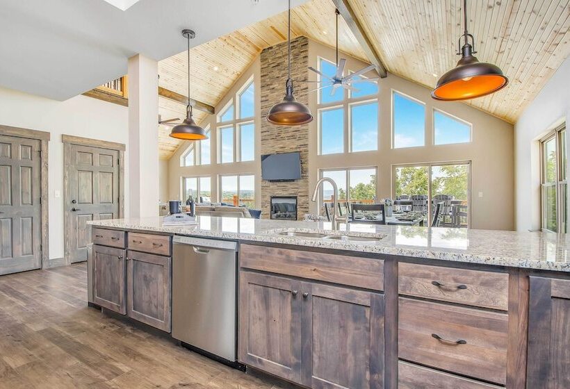 Lavish Retreat W/ Decks, Steps To Table Rock Lake!