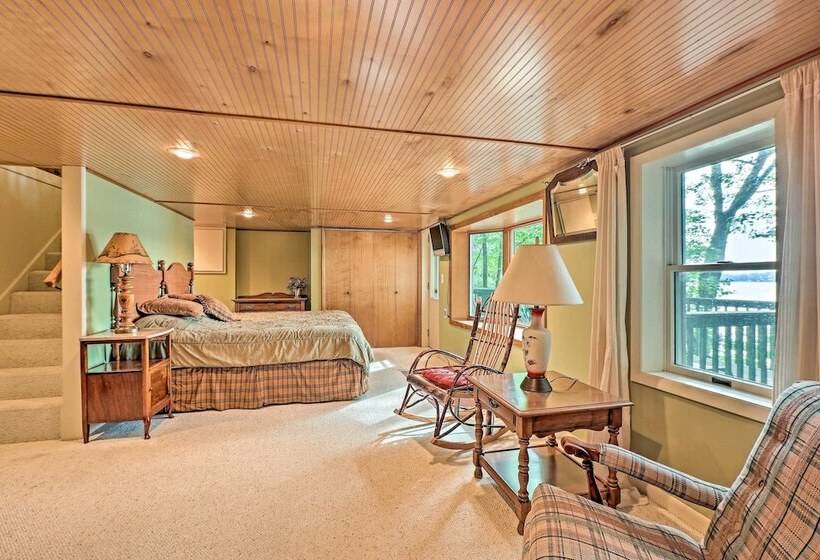 2 Mi To Winery: Le Roy Escape W/ Fire Pit & Views