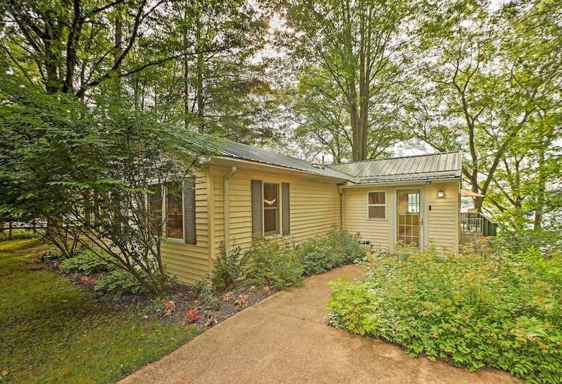 2 Mi To Winery: Le Roy Escape W/ Fire Pit & Views