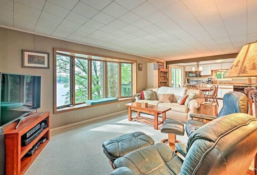 2 Mi To Winery: Le Roy Escape W/ Fire Pit & Views