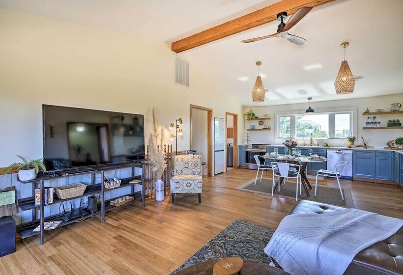 Lovely Avon Home: Walk To Bay & Boat Launch!