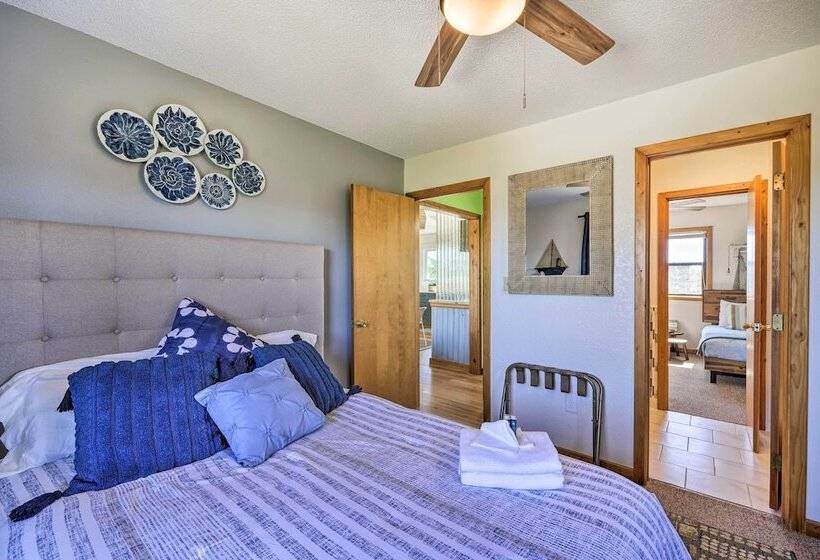 Lovely Avon Home: Walk To Bay & Boat Launch!