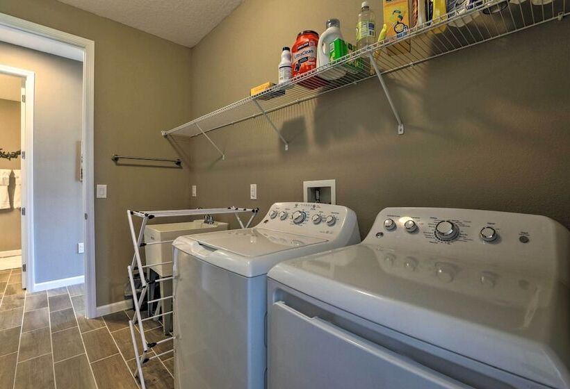 9 Mi To Disney: Home W/ Patio + Community Perks