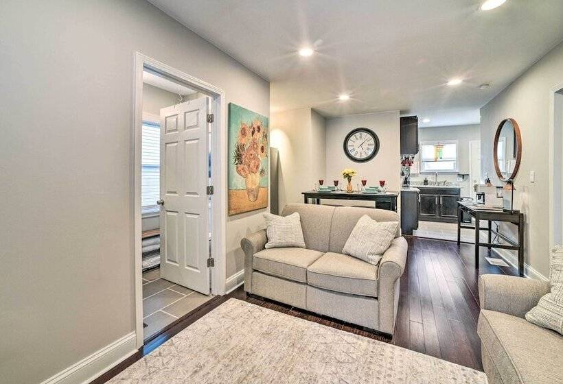 Lovely Dearborn Home W/ Gas Grill & Backyard!