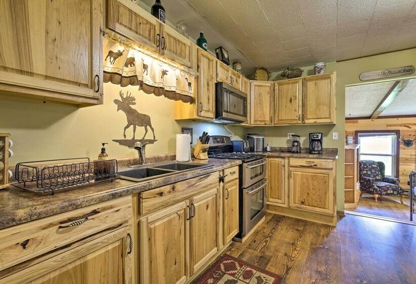 Lovely Lakefront Cottage W/ Fire Pit & Yard!