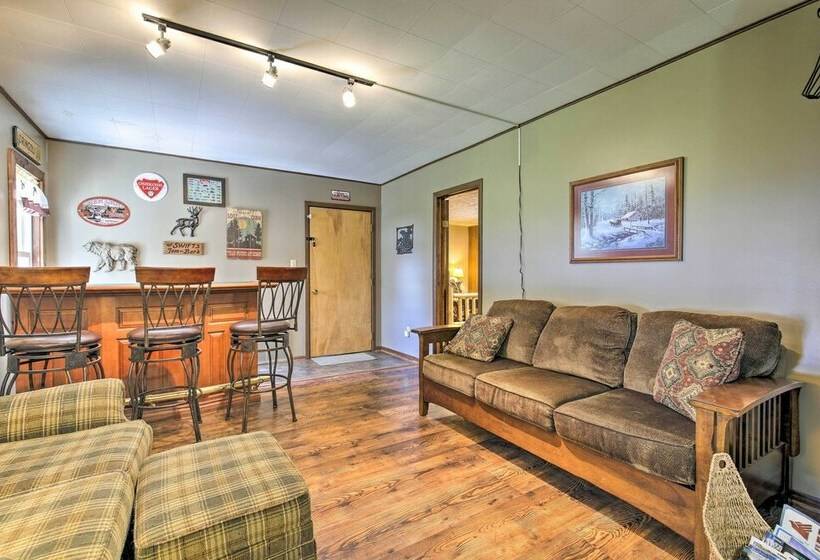 Lovely Lakefront Cottage W/ Fire Pit & Yard!