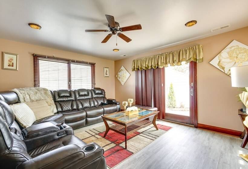 Lovely Ocean Gate Home < 1 Mi To Beach!