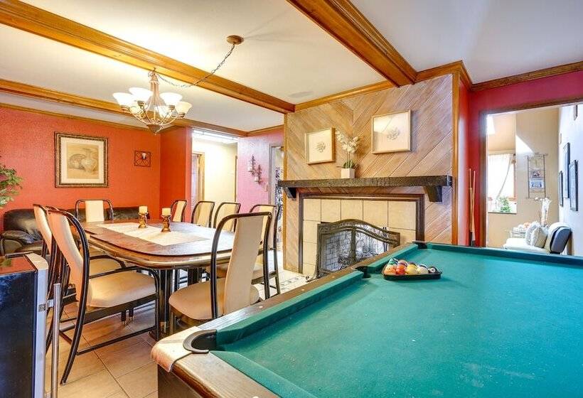 Lovely Ocean Gate Home < 1 Mi To Beach!