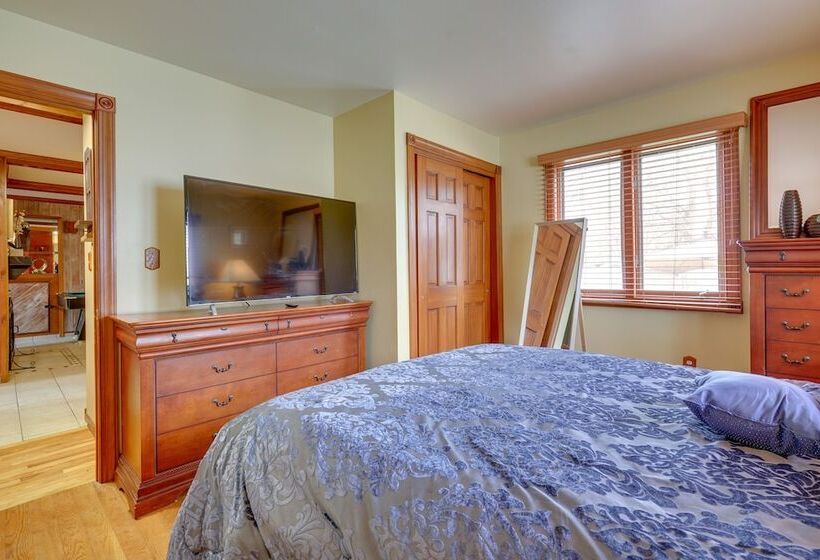 Lovely Ocean Gate Home < 1 Mi To Beach!