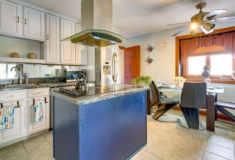 Lovely Ocean Gate Home < 1 Mi To Beach!