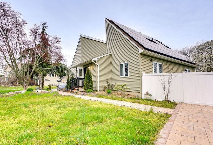 Lovely Ocean Gate Home < 1 Mi To Beach!