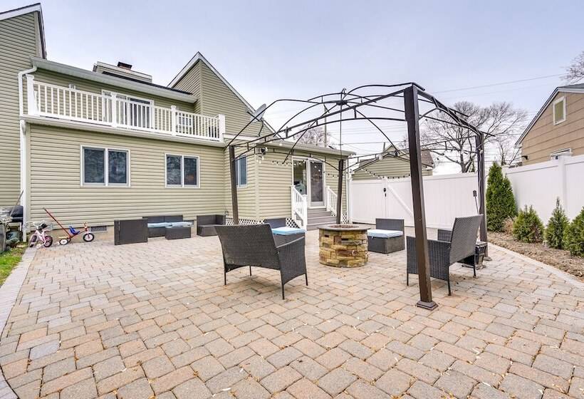 Lovely Ocean Gate Home < 1 Mi To Beach!