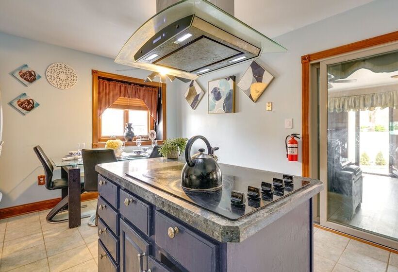 Lovely Ocean Gate Home < 1 Mi To Beach!