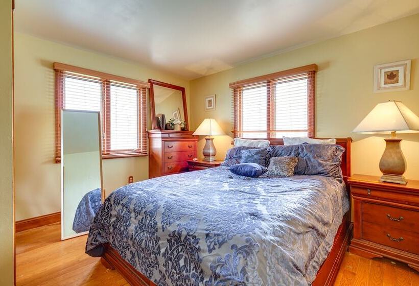 Lovely Ocean Gate Home < 1 Mi To Beach!