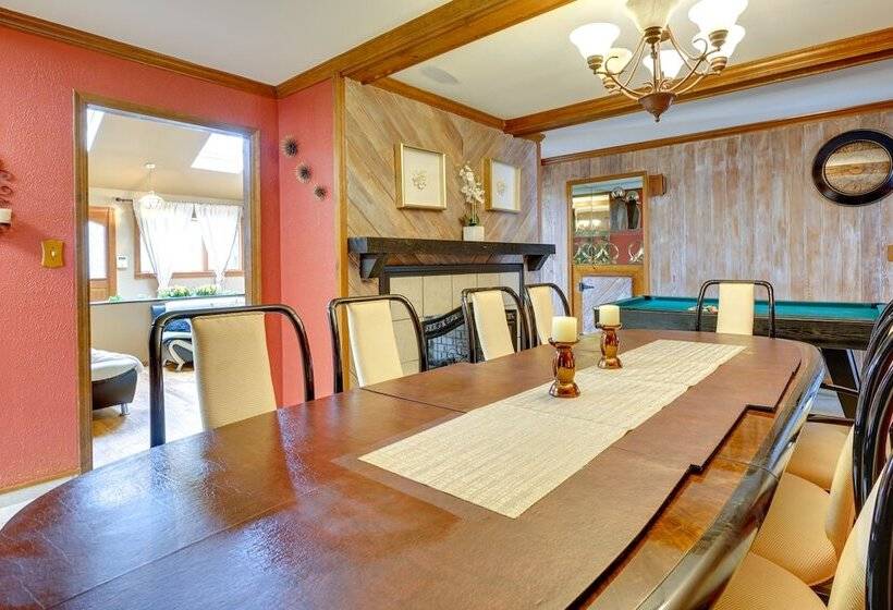 Lovely Ocean Gate Home < 1 Mi To Beach!