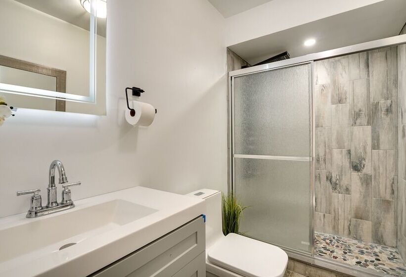 Lovely Ocean Gate Home < 1 Mi To Beach!