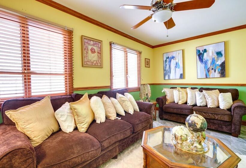 Lovely Ocean Gate Home < 1 Mi To Beach!