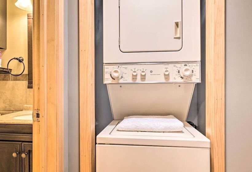 Pocono Lake A Frame W/ Pool Access: Walk To Beach!