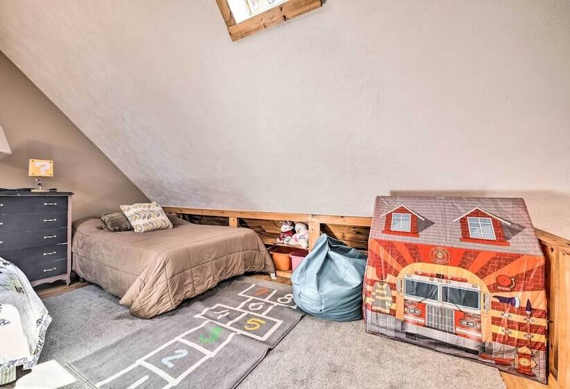 Pocono Lake A Frame W/ Pool Access: Walk To Beach!