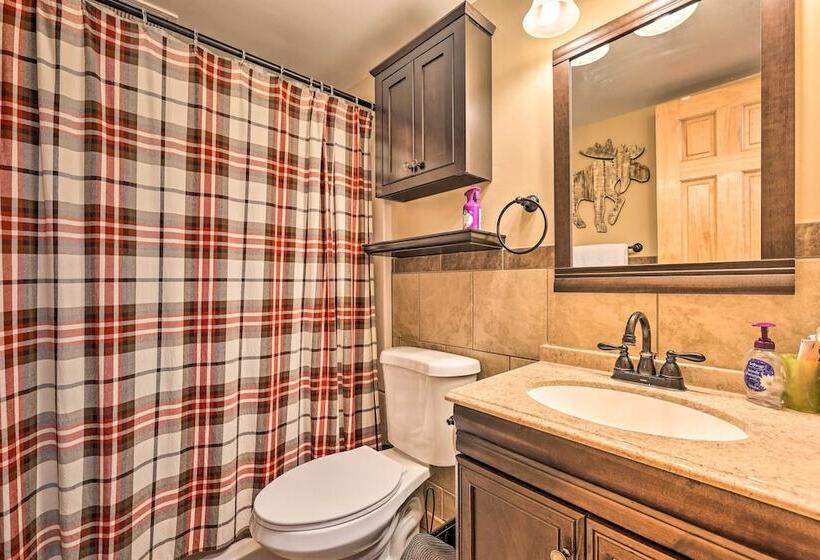 Pocono Lake A Frame W/ Pool Access: Walk To Beach!