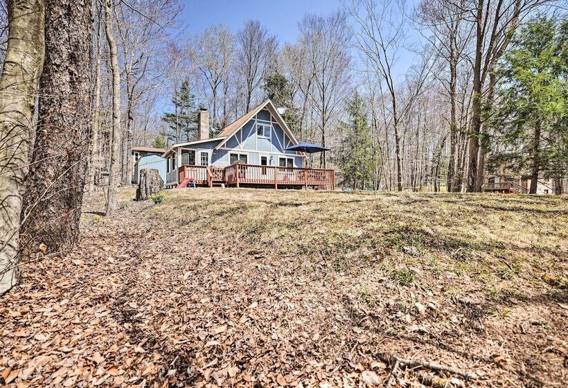 Pocono Lake A Frame W/ Pool Access: Walk To Beach!