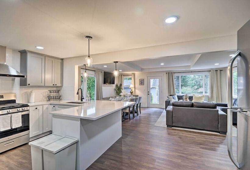 Lovely Redmond Home W/ Yard ~ 17 Mi To Seattle