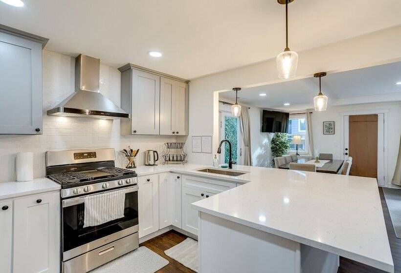 Lovely Redmond Home W/ Yard ~ 17 Mi To Seattle