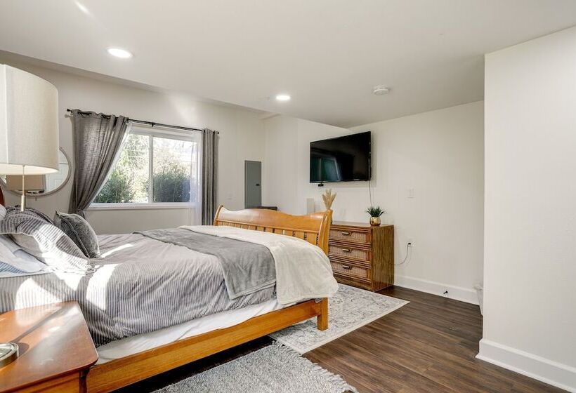 Lovely Redmond Home W/ Yard ~ 17 Mi To Seattle