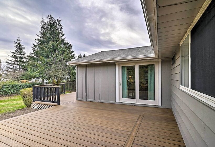 Lovely Redmond Home W/ Yard ~ 17 Mi To Seattle