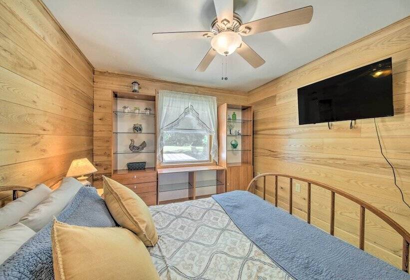 Lovely Waldo Cottage Escape   Pet Friendly!