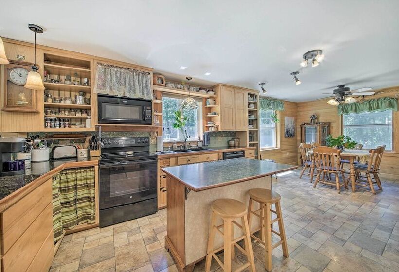 Lovely Waldo Cottage Escape   Pet Friendly!
