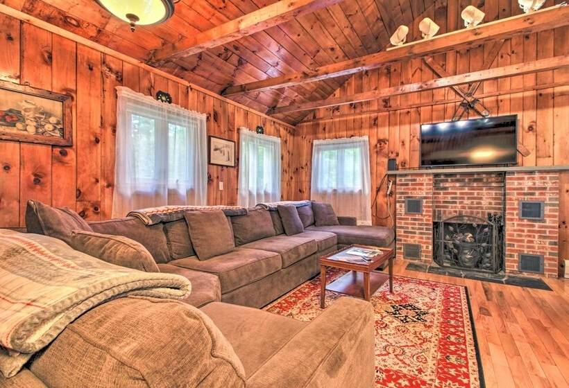 Ludlow Home W/ Hot Tub, Near Okemo Resort!