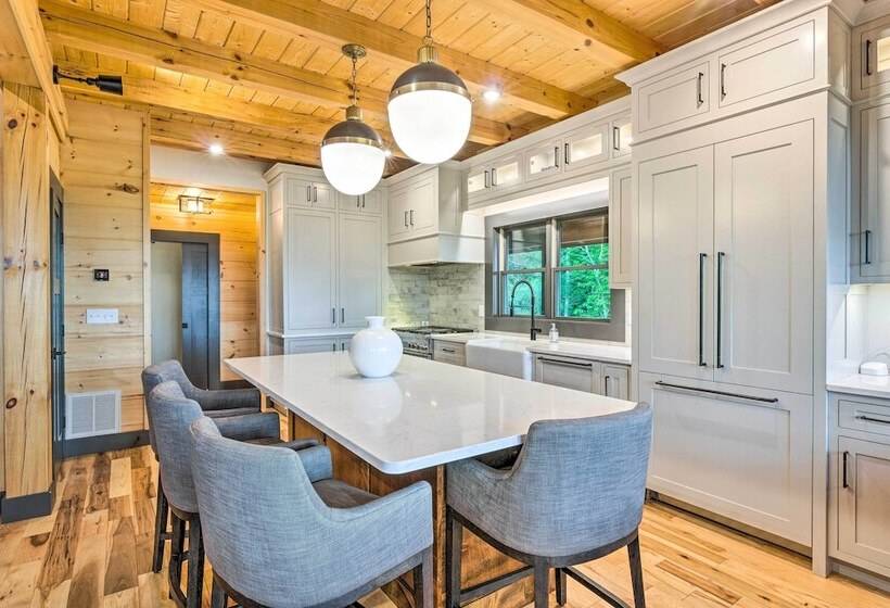 Luxe Retreat W/ Mtn View < 5 Mi To Lake James