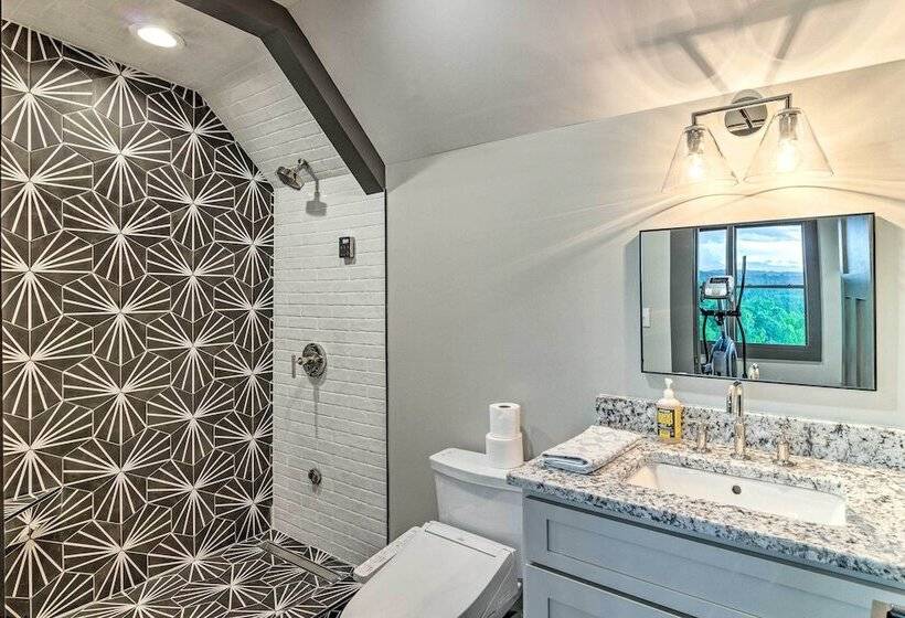 Luxe Retreat W/ Mtn View < 5 Mi To Lake James