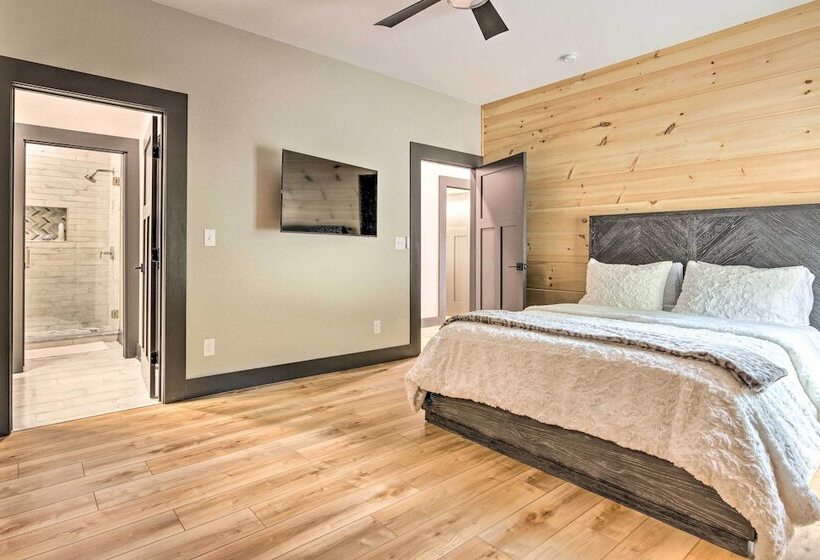 Luxe Retreat W/ Mtn View < 5 Mi To Lake James