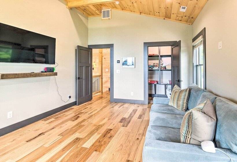 Luxe Retreat W/ Mtn View < 5 Mi To Lake James